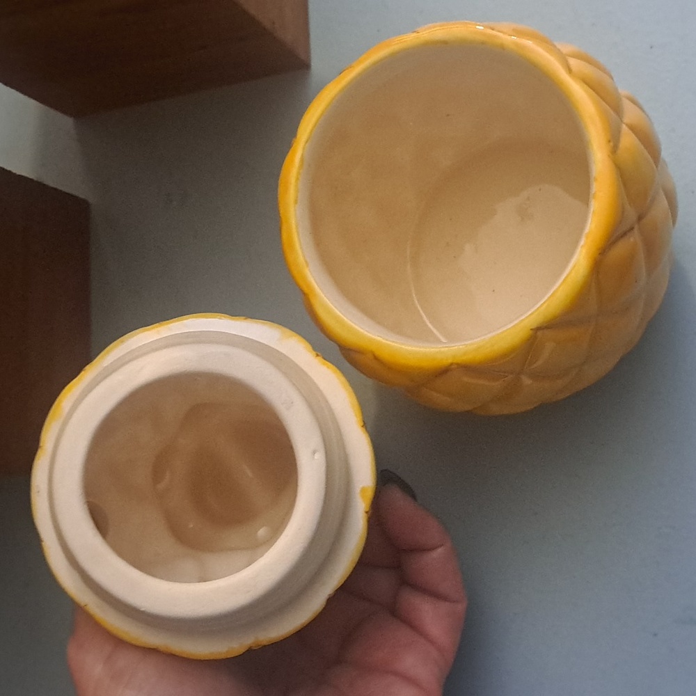 Ceramic Pinapple - Picture 4 of 5